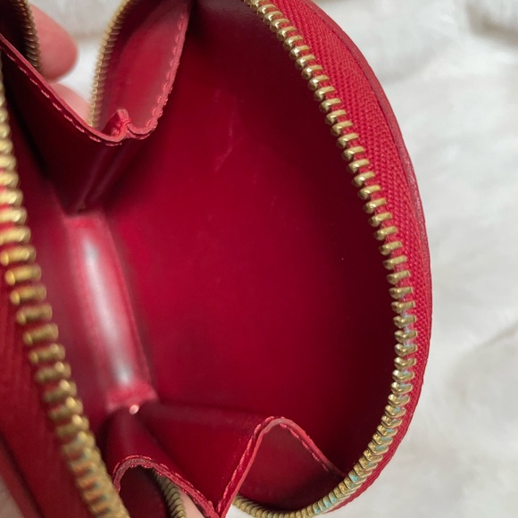 LOUIS VUITTON VERNIS WRISTLET/ COIN PURSE WITH CHAIN - Picture 3 of 4